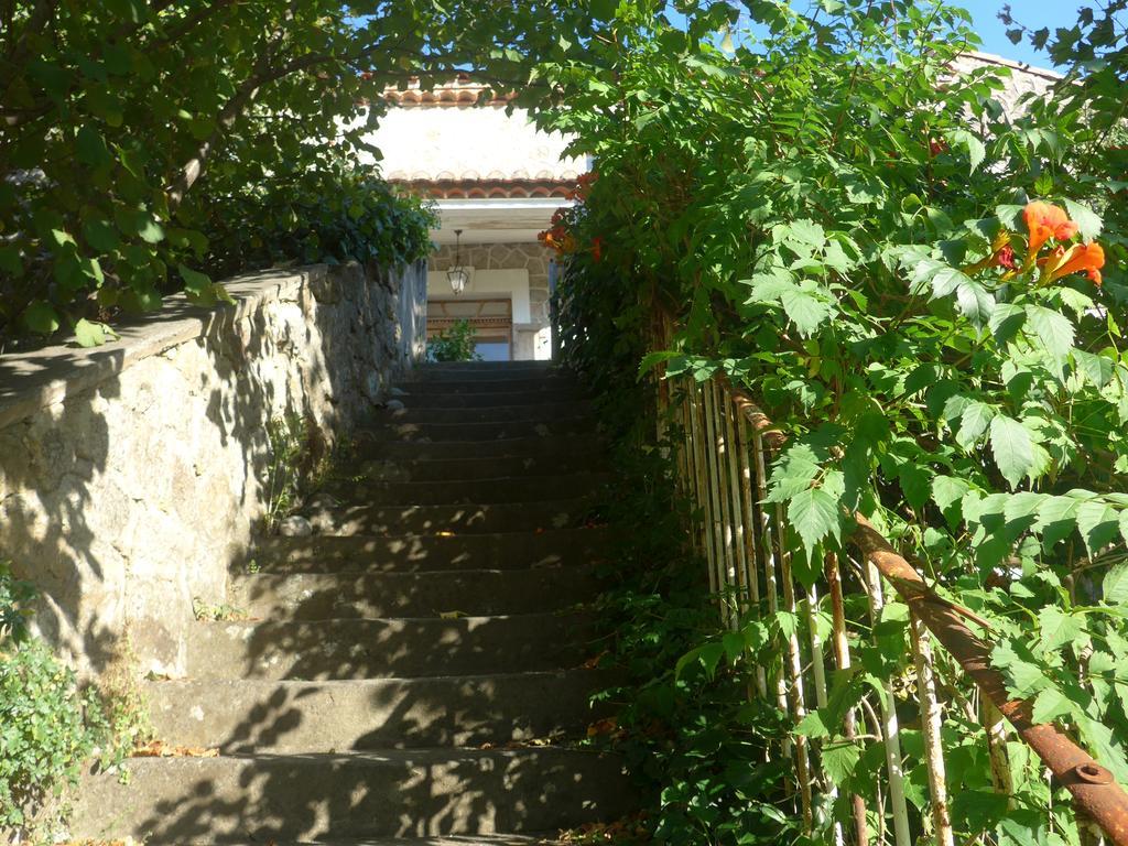 La Colline Bleue Bed & Breakfast Banne Exterior foto