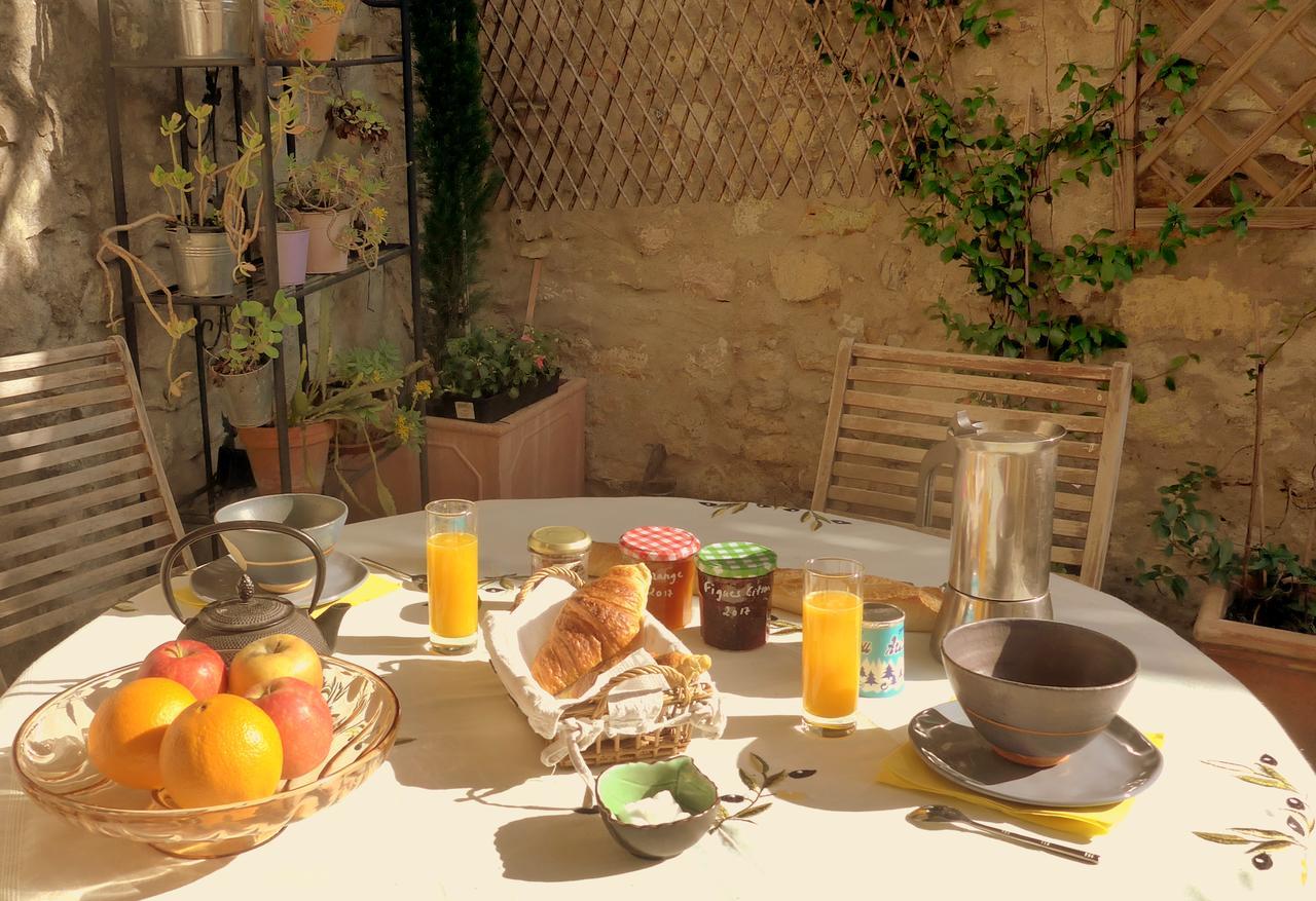 La Colline Bleue Bed & Breakfast Banne Exterior foto