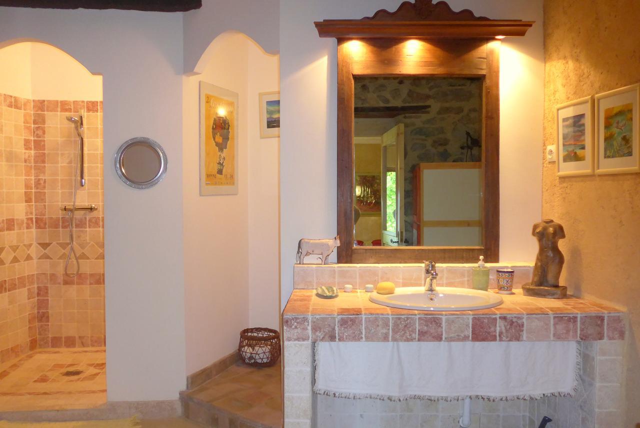 La Colline Bleue Bed & Breakfast Banne Exterior foto